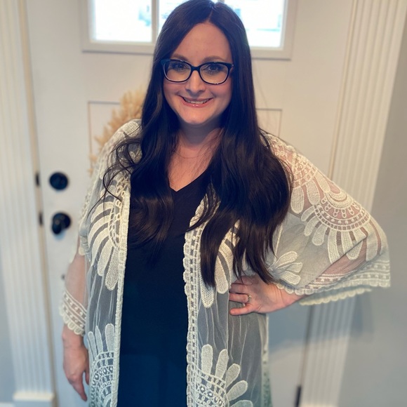 Meet your Posher, Andrea - Picture 3 of 6